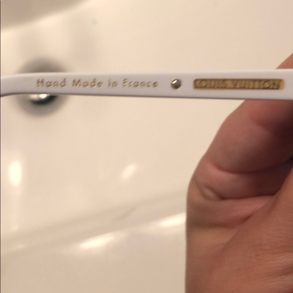 louis vuitton evidence white sunglasses - Picture 3 of 12